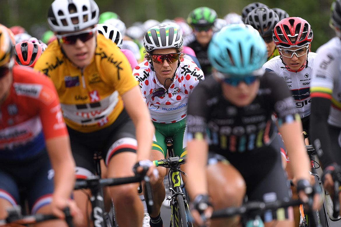 Ellen van Dijk sits comfortably in the peloton