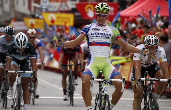 Peter Sagan (Liquigas-Cannondale) wins in the colours of Slovak champion.