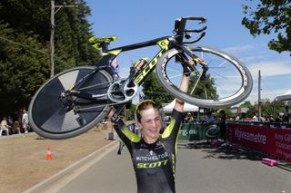 Grace Brown (Mitchelton Scott) celebrates her latest title