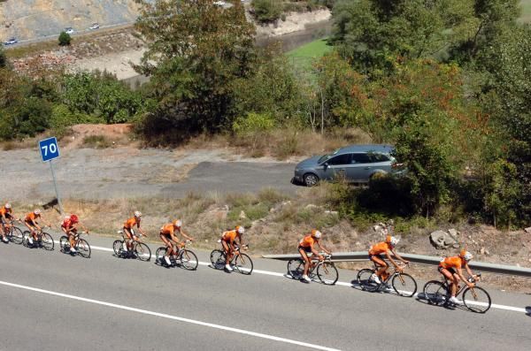 Euskaltel-Euskadi ride on the front of the peloton