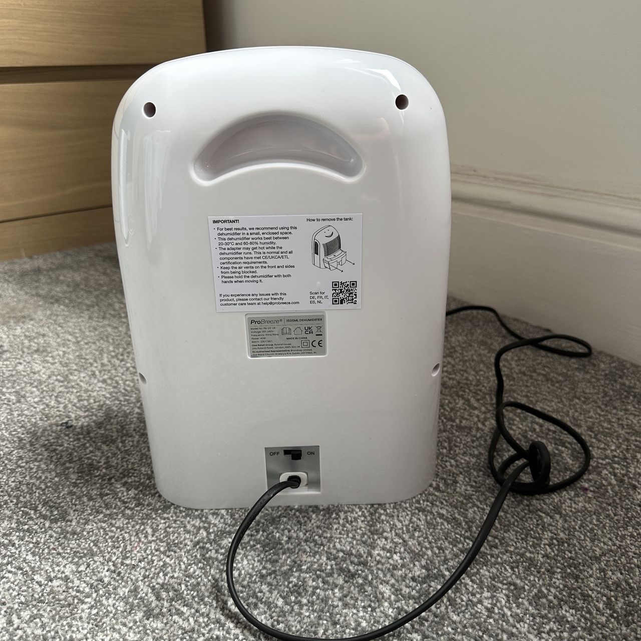 It's easy to carry around this dehumidifier