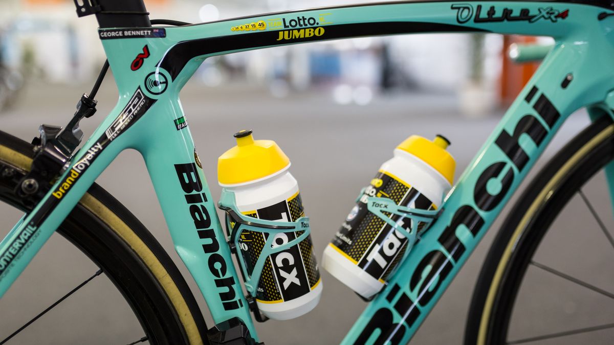 The Tacx Deva bottle cages are also finished in Bianchi celeste