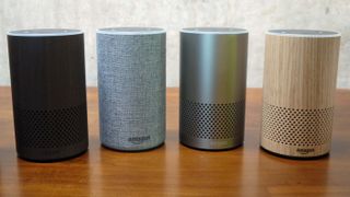 Il nuovo Amazon Echo è disponibile in vari modelli con finiture diverse. 