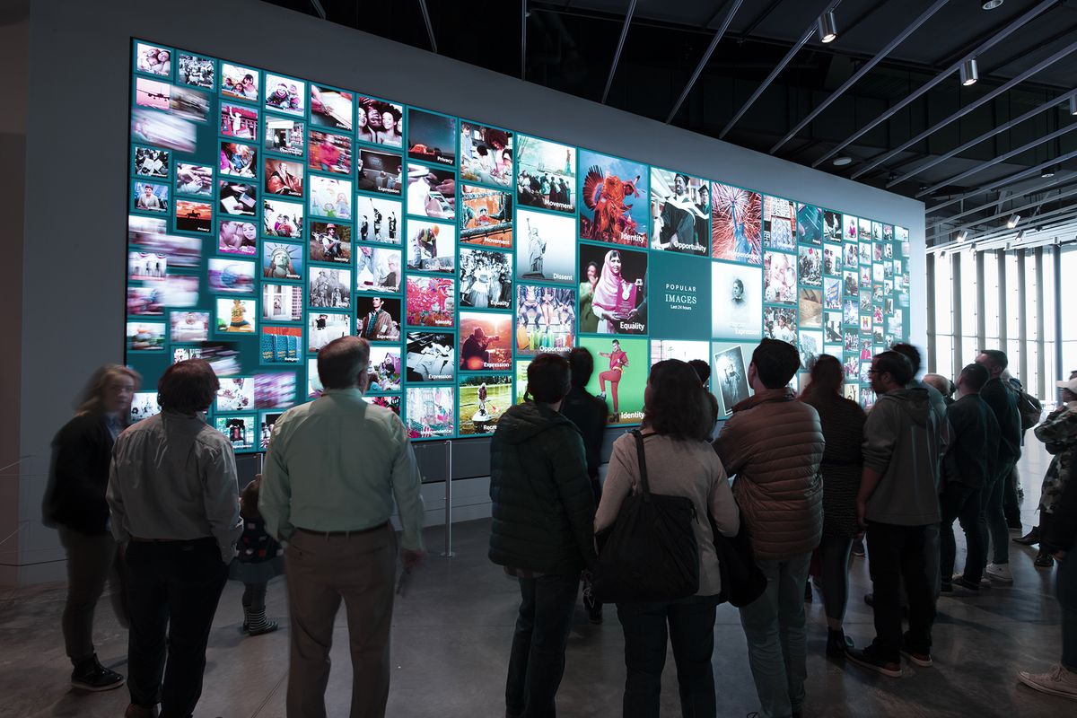 The Statue of Liberty Museum was an expansive project that required the collaboration of ESI Design and Diversified. The museum’s Becoming Liberty canvas is a sweeping panoramic view showcasing real-time data visualizations based on visitor participation at the Becoming Liberty kiosks.