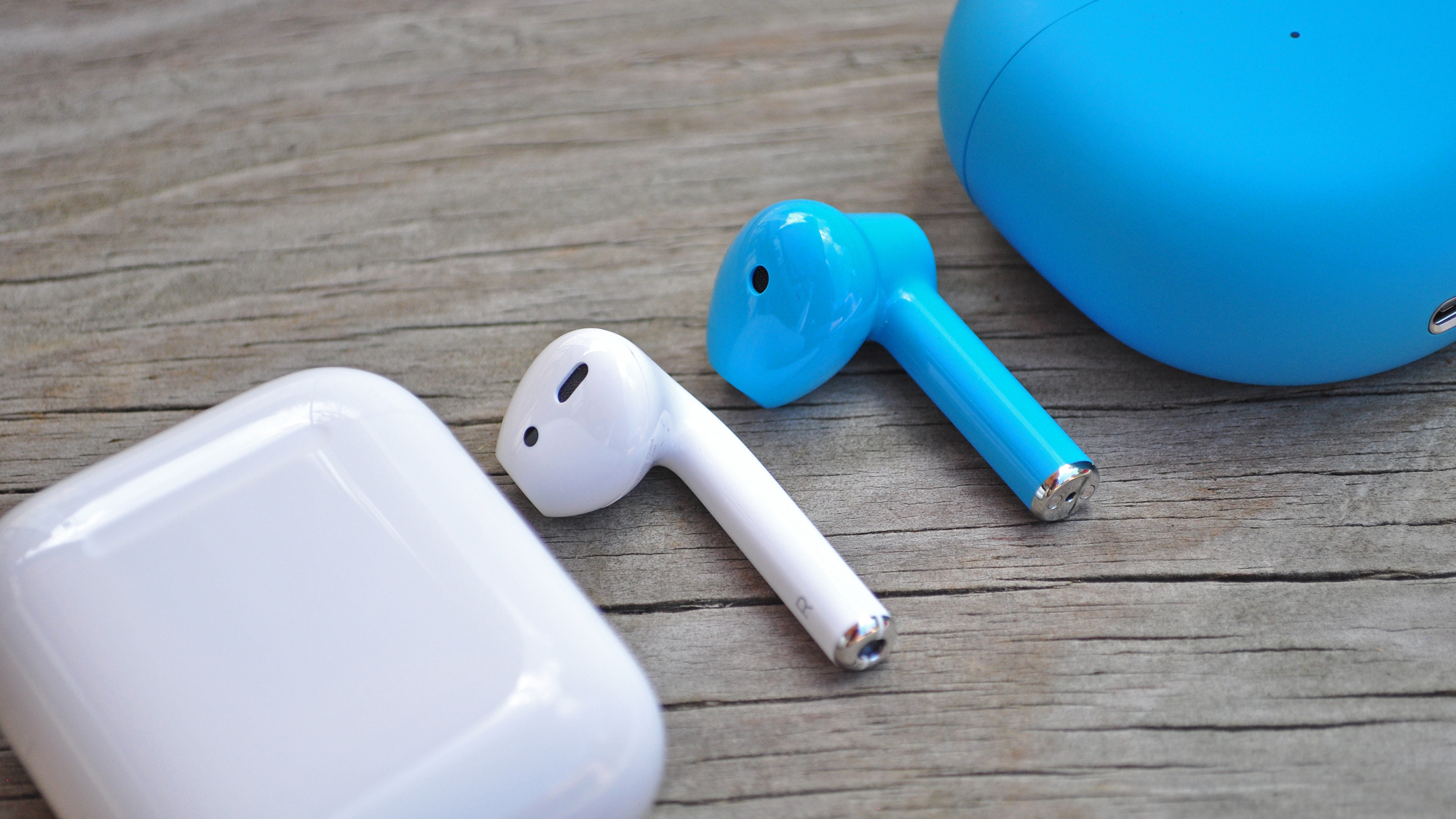 Airpods vs earbuds discount which is better