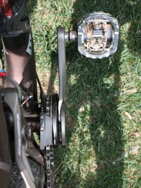 Watch those ankles; the straight arms don't provide much clearance for duck-footed riders.