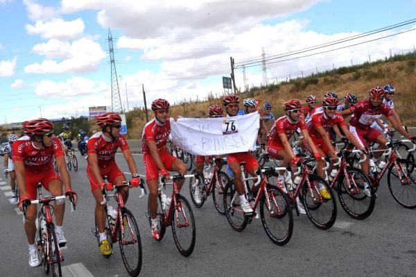 The Cofidis team honored Bingen Fernandez, who retires at the end of this season.