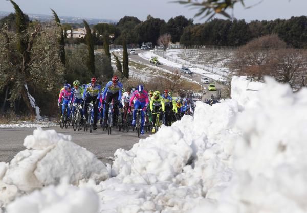 Snow and freezing temperatures greeted the peloton as the GP degli Etruschi opened the Italian season.