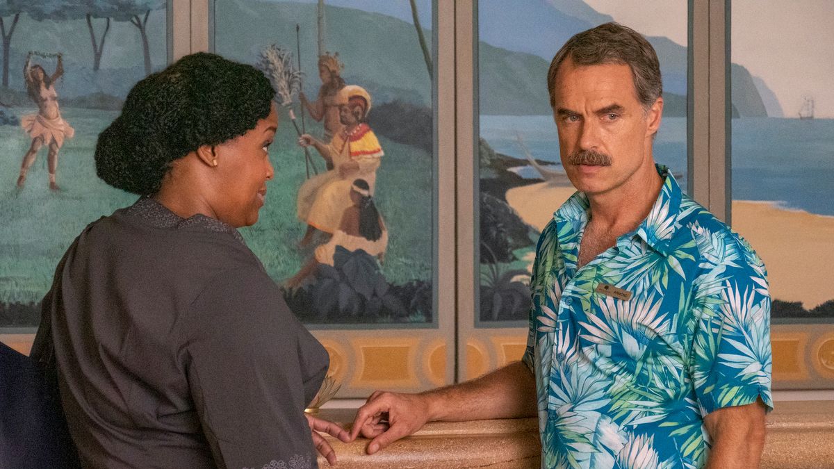 Natasha Rothwell and Murray Bartlett in &#039;The White Lotus&#039;