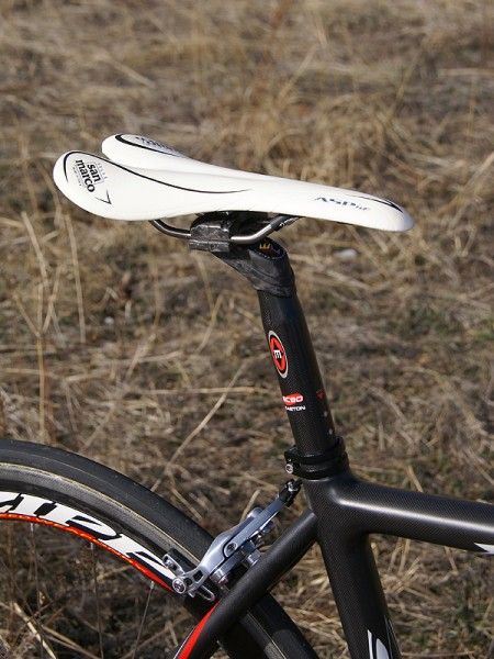 The Selle San Marco Aspide saddle was comfy but the Easton EC90 seatpost was a bit disappointing