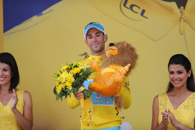 Vincenzo Nibali (Astana) with another lion for stage 17
