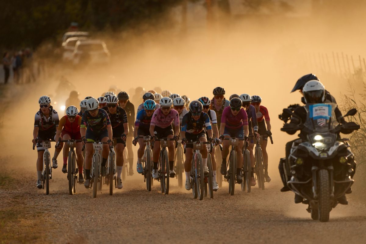 Elite riders kick up dust before 4,000 other riders start in Emporia for 2023 Unbound Gravel