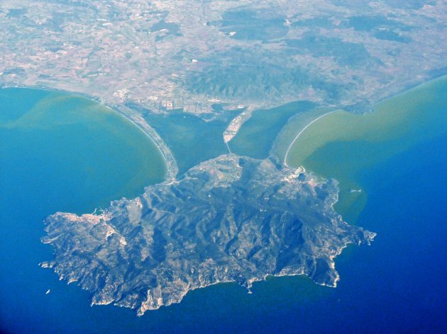 The Monte Argentario peninsula and its attachments to the mainland. (Getty Images)