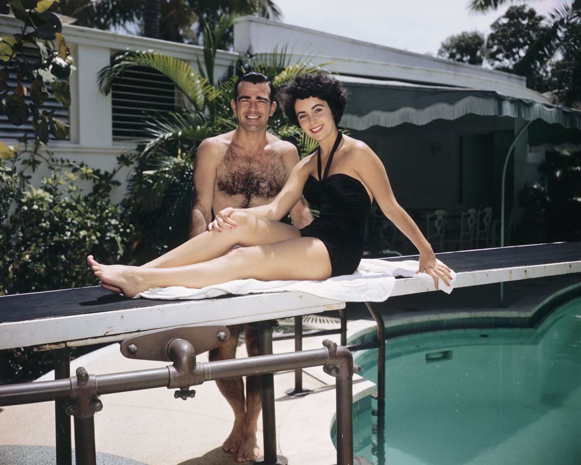 elizabeth taylor at her pool