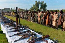 ISIS fighters surrender in Jalalabad.