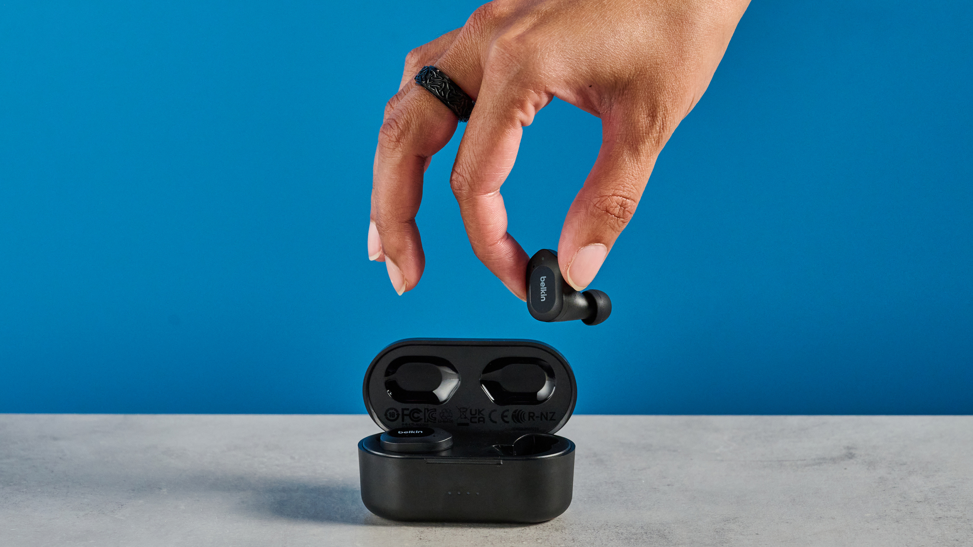 Black Belkin SoundForm Play cheap wireless earbuds