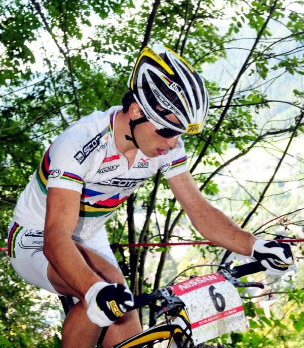 Nino Schurter moving up to fourth