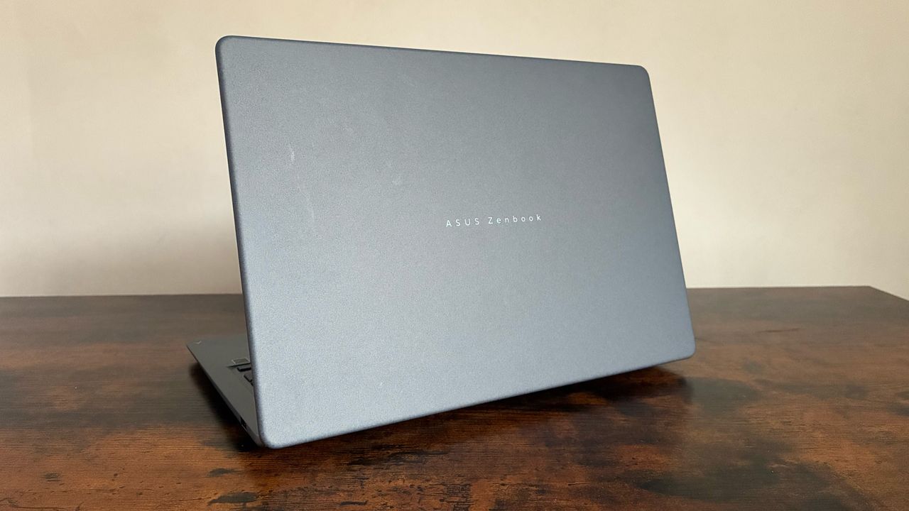 The Asus Zenbook 14 on a desk