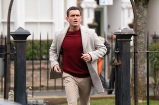 Jack Branning rushes to find Amy Mitchell