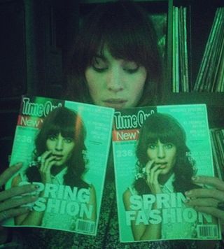 js7EGDcMgwwYoLPhgU94df-320-80 من هو الجنرال ZS Alexa Chung؟