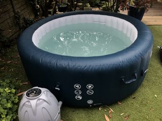 Lay-Z-Spa Milan hot tub