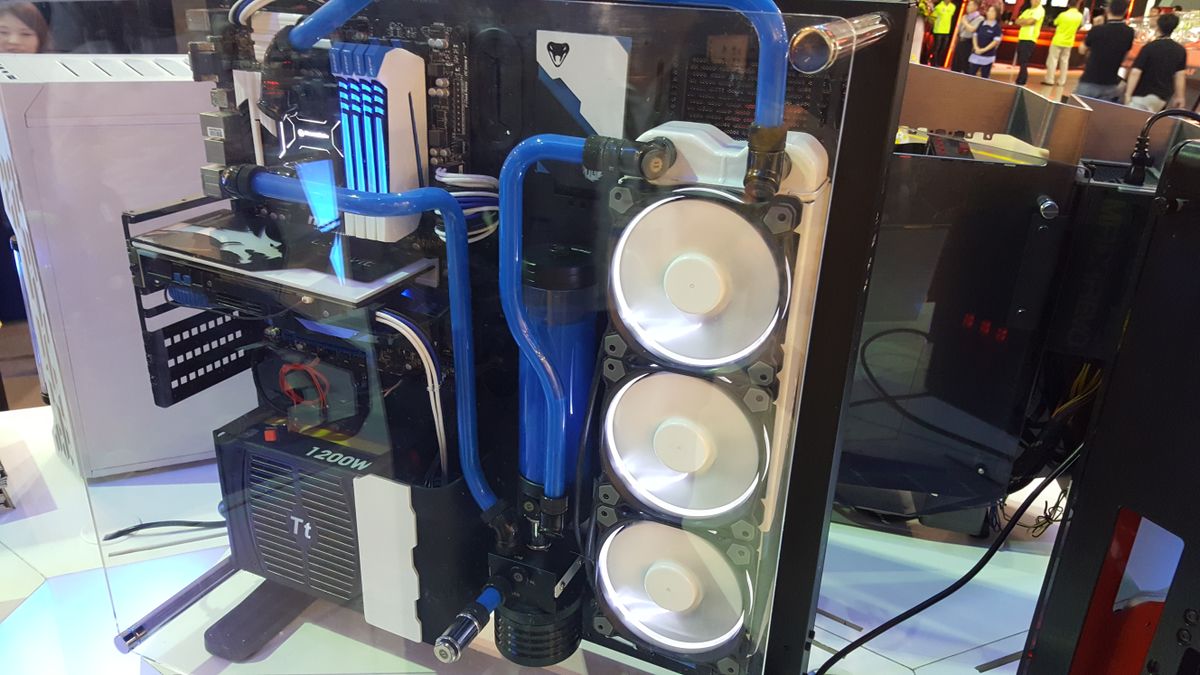 Computex 2016 case mod