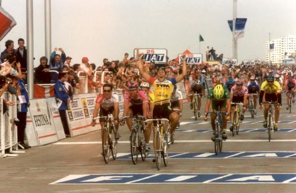 Jeroen Blijlevens wins for TVM in Dunkerque at the 1995 Tour de France.