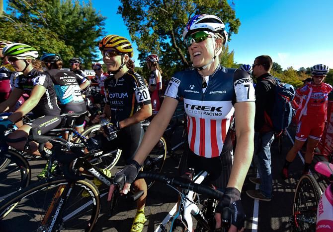 Katie Compton (Trek Factory Team) and Crystal Antony on the front row of the start