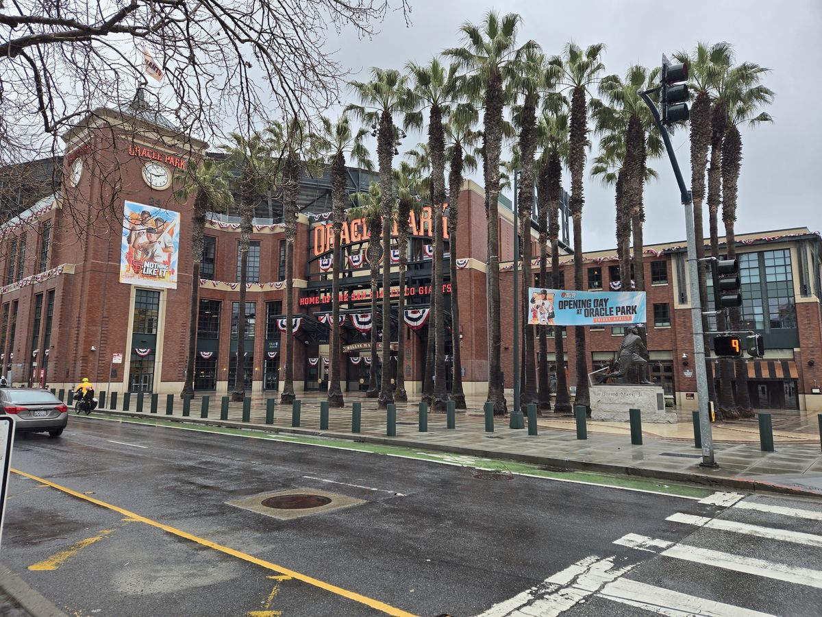 oracle park photos in s24 vs iphone 15 camera faceoff