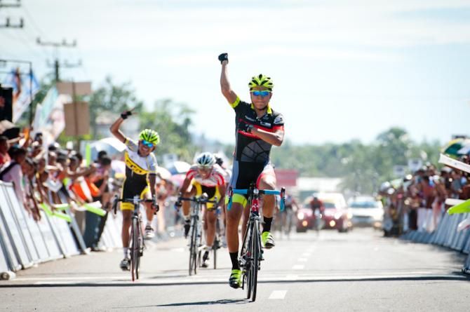 Sea Keong Loh (OCBC Singapore Continental Team) took the stage win in stage 4 at the 2013 Tour de Singkarak