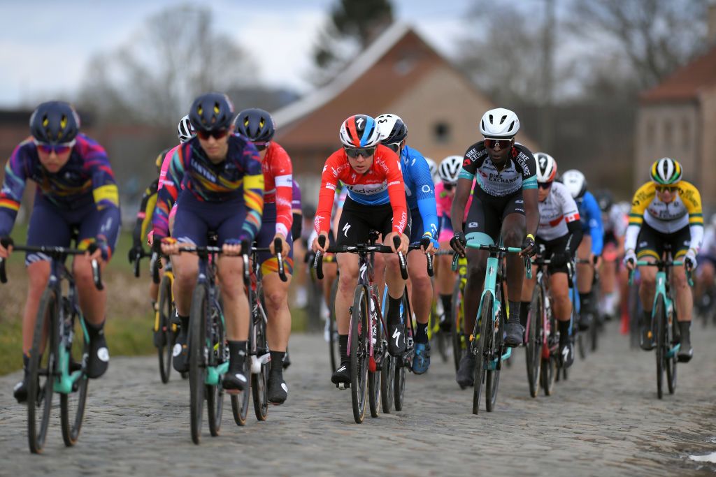 OETINGEN BELGIUM MARCH 14 Lisa Klein of Germany and Team Canyon SRAM Racing Alexis Ryan of United States and Team Canyon SRAM Racing Elise Chabbey of Switzerland and Team Canyon SRAM Racing Teniel Campbell of Trinidad And Tobago and Team BikeExchange Christine Majerus of Luxembourg and Team SD Worx during the 1st GP Oetingen Womens Elite a 120km race from Oetingen to Oetingen Peloton gpoetingen on March 14 2021 in Oetingen Belgium Photo by Luc ClaessenGetty Images