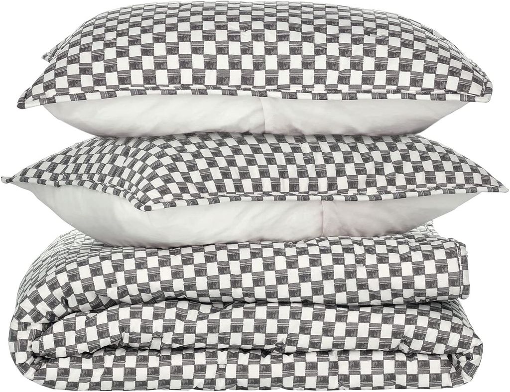 Nate Berkus has a genius trick to make a King size pillowcase fit a