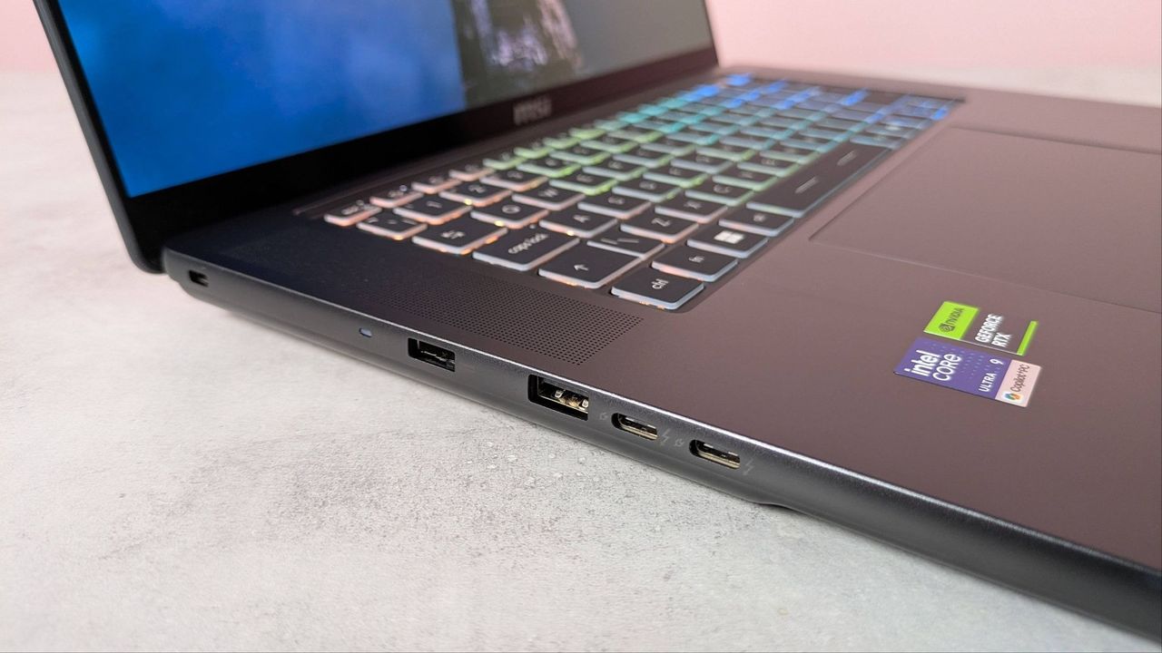 MSI Stealth 16 AI+