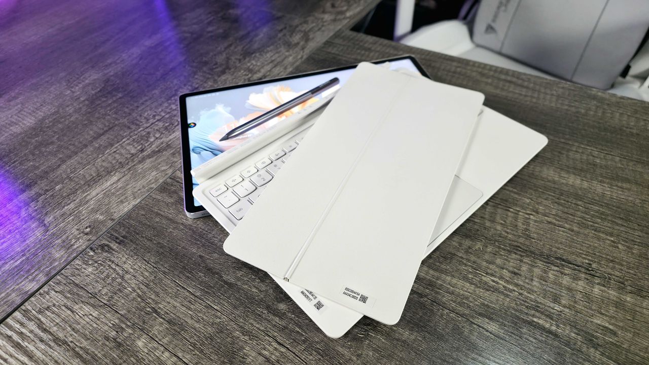 Image of the Lenovo Yoga Tab Plus (Gen 1) tablet.