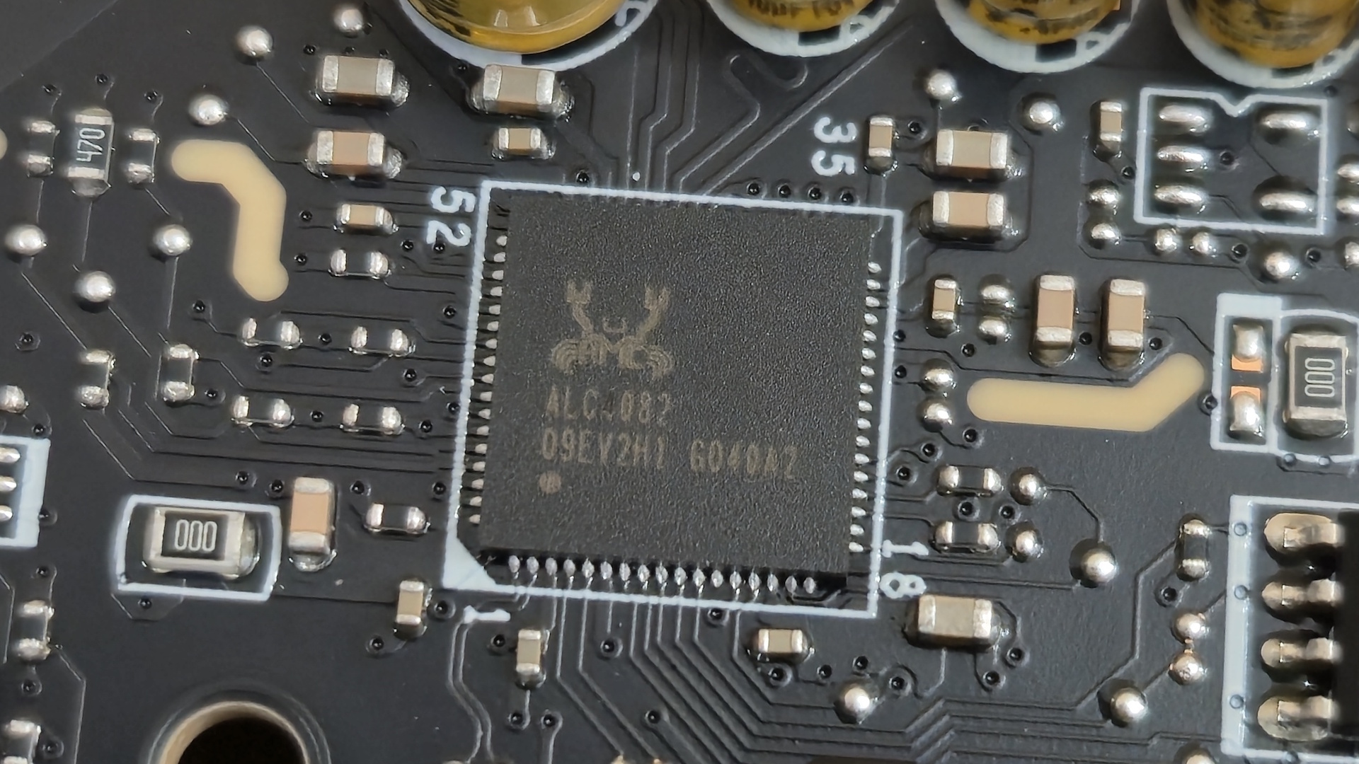 MSI MEG X870E Ace Max - ICs