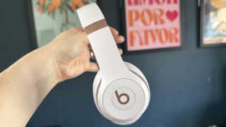 Beats Solo 4 hands on image