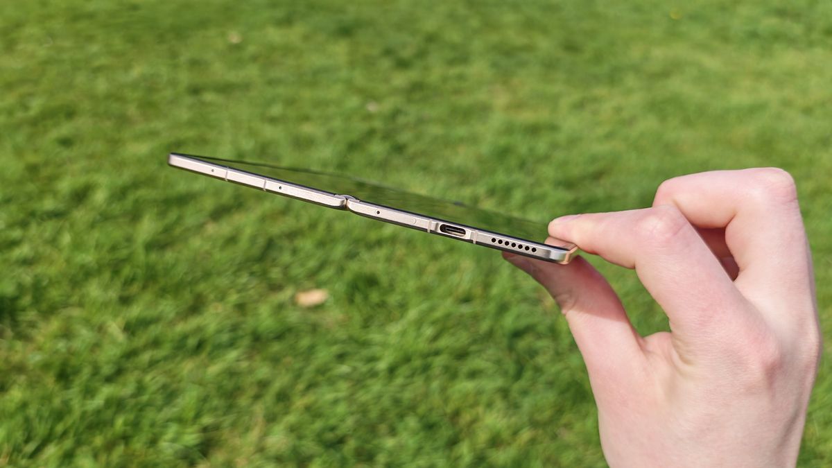 I’ve spent months with the Honor Magic V6, and no other foldable can touch it for durability or battery life