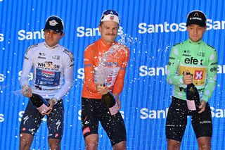 As it happened: Challenging and chaotic stage 6 delivers repeat overall winner at Tour Down Under
