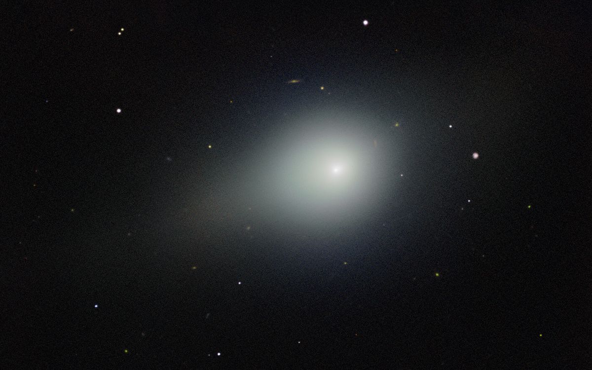 這張星際彗星 3I/ATLAS 的深度圖像是由雙子座多目標攝譜儀 (GMOS) 於 2025 年 11 月 26 日在雙子座北部地區拍攝的。位於夏威夷莫納克亞山