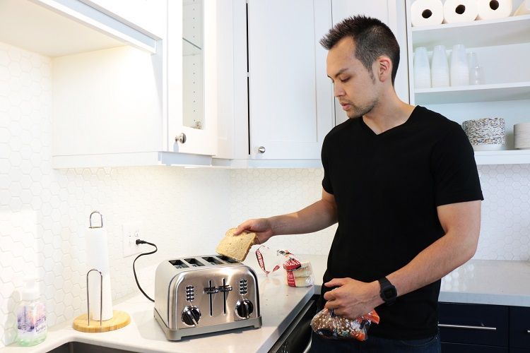 Cuisinart Classic image: This toaster performed well in our test, but it lacks high-end features such as an automatic lift and progress indicator.