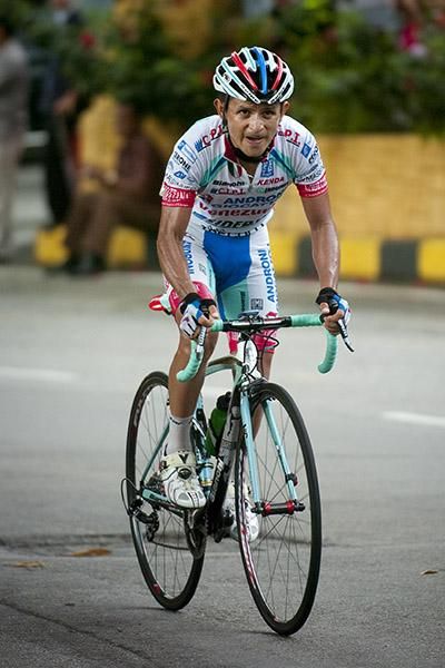 Jose Rujano (Androni Giocattoli) took the reigns of the race as it headed towards the top of Genting Highlands.