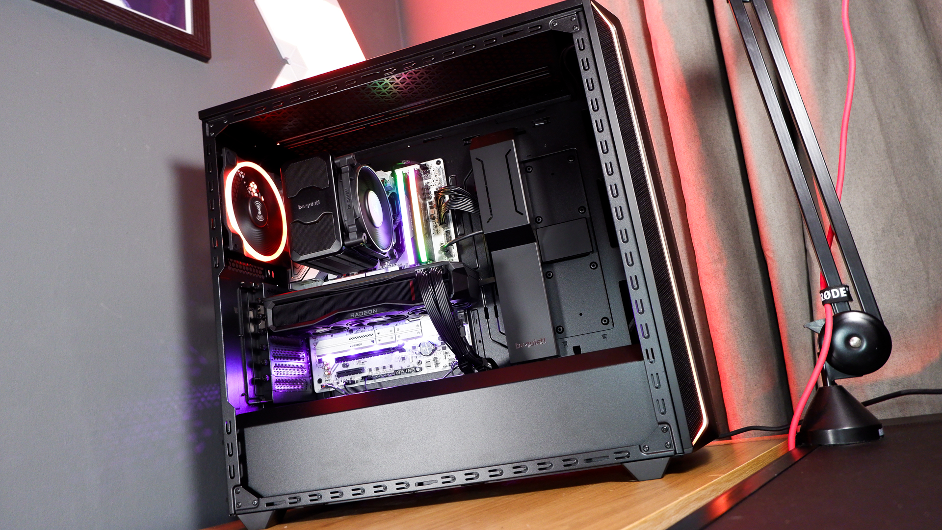 A gaming PC build using the Be Quiet Shadow Base 800 FX chassis, an Intel Core Ultra CPU and an RX 7900 XT GPU.