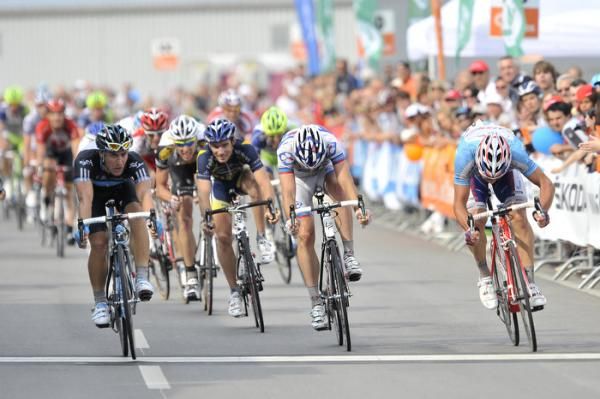 It was a close call between Appollonio (left) and Katusha's Denis Galimzyanov (right)