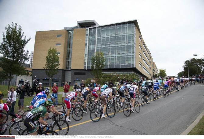 The bunch climing during one of the lspa