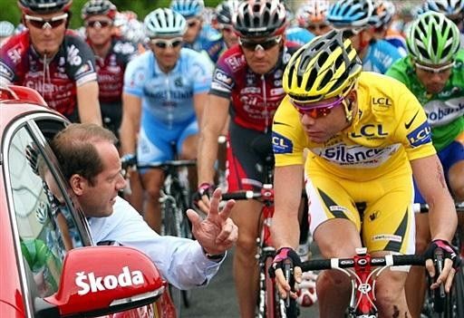 Cadel Evans (Silence-Lotto) talks with Tour director Christian Prudhomme