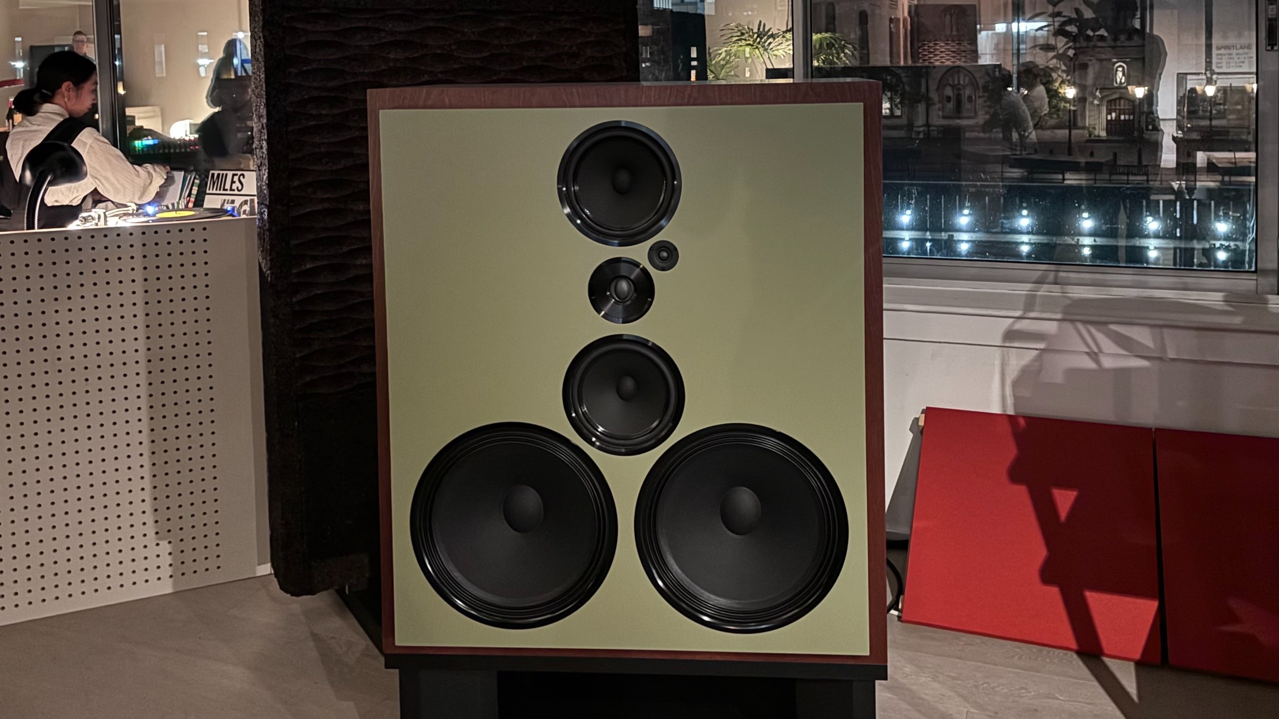 Living Voice R252 speaker