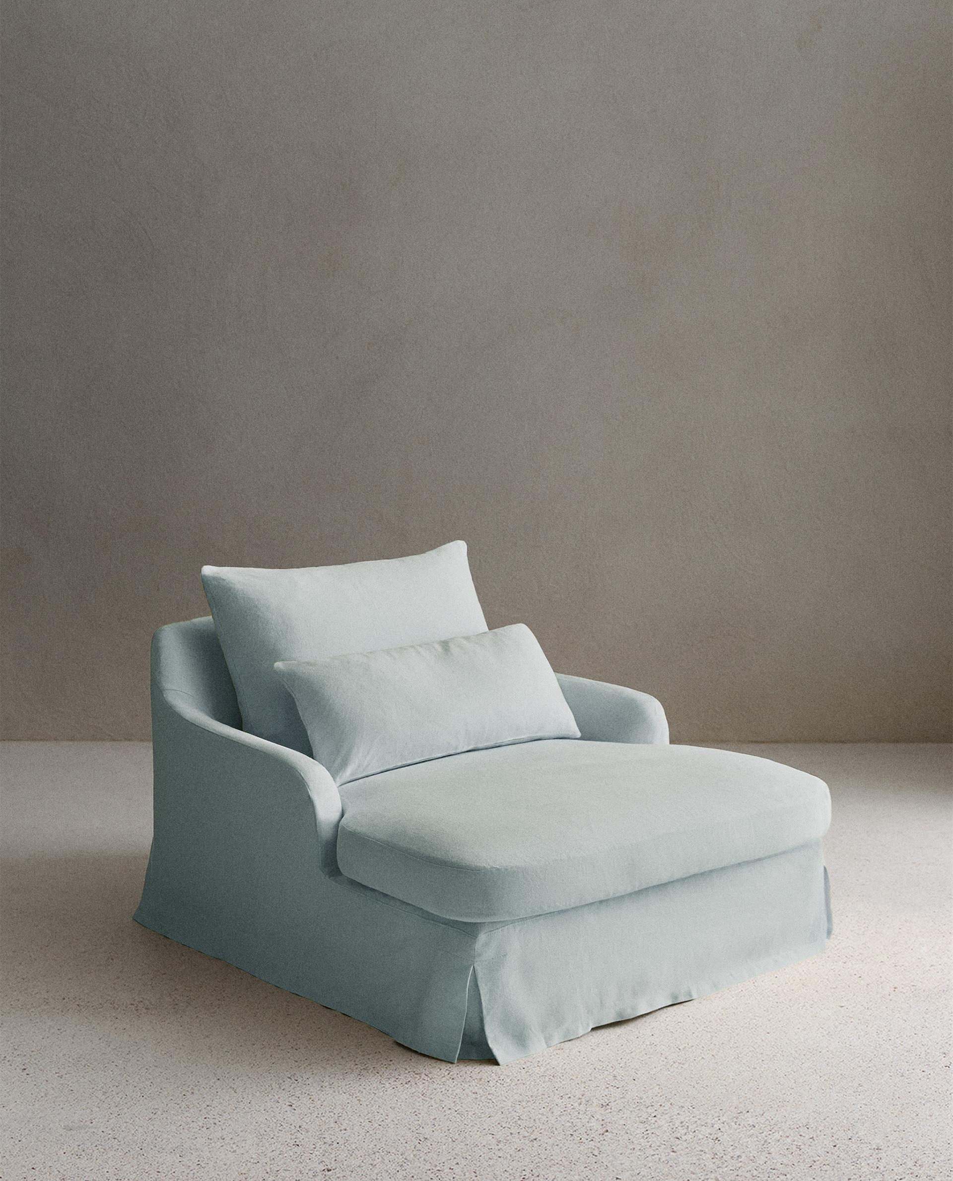 Loveseat 01