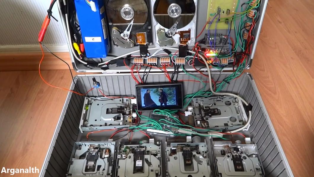 Simon and Garfunkel&amp;#039;s &amp;#039;Sound of Silence&amp;#039; played on noisy floppy disk drives is surprisingly melodic