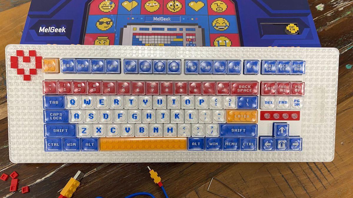 Lego-Compatible Mechanical Keyboard Works With Your Own Bricks