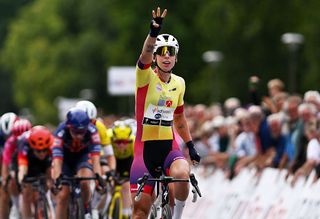 Stage 3 - Simac Ladies Tour stage 3: Lorena Wiebes storms to third successive sprint win as echelons tear field apart